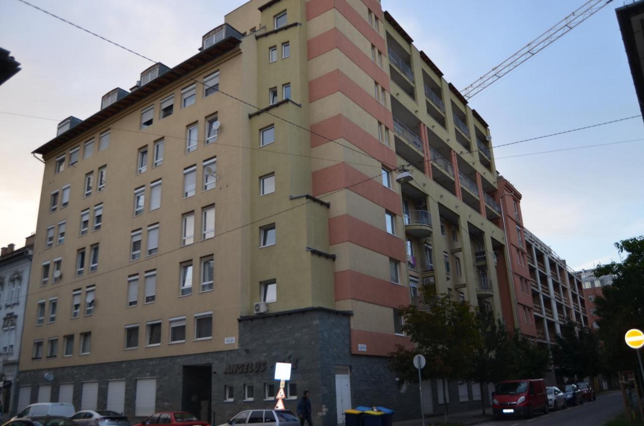 Flat At The Edge Of The Center + Parking Διαμέρισμα Βουδαπέστη Εξωτερικό φωτογραφία